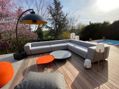  Outdoor coffee tables and poufs